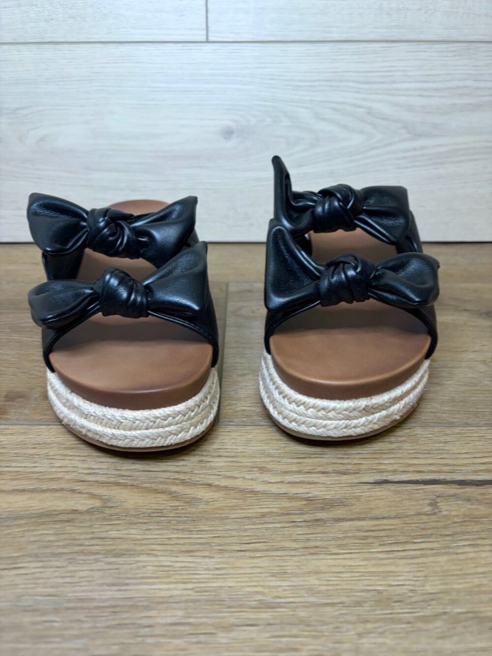 GC Shoes Cosmos Black Crisscross Ankle Strap Block Heel Sandals Size 9